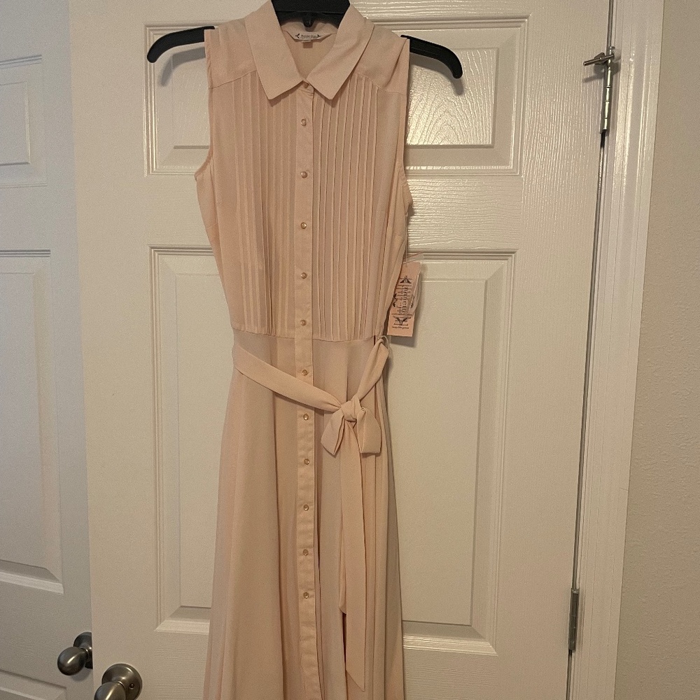 Nanette Lepore NWT Size 4 Knee Length Dress Lt Pink